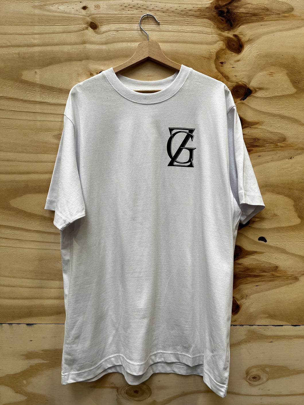 ZG BOX LOGO TSHIRT WIT LINKS BORST
